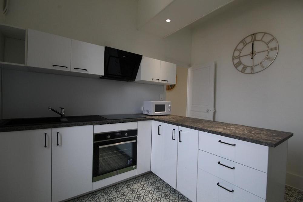 Appartements Le Cru Colbert Бон Екстериор снимка
