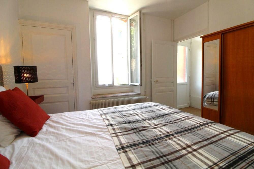 Appartements Le Cru Colbert Бон Екстериор снимка