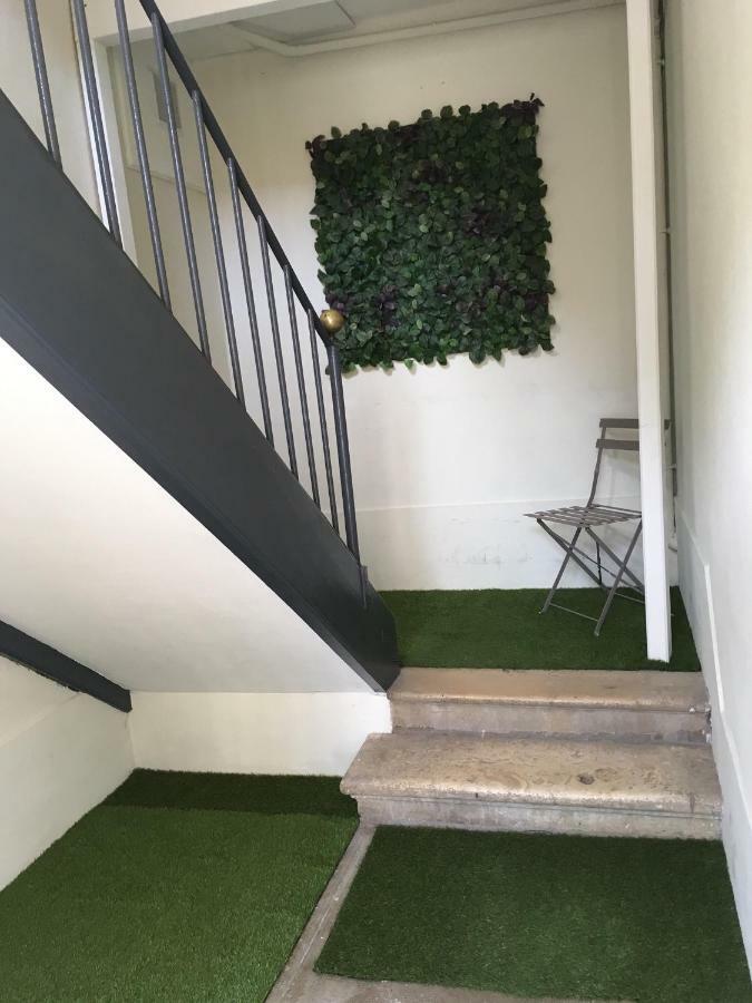Appartements Le Cru Colbert Бон Екстериор снимка